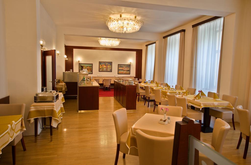Grandhotel Garni Ихлава Екстериор снимка