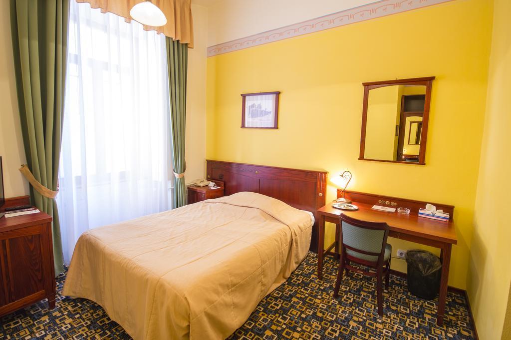 Grandhotel Garni Ихлава Екстериор снимка