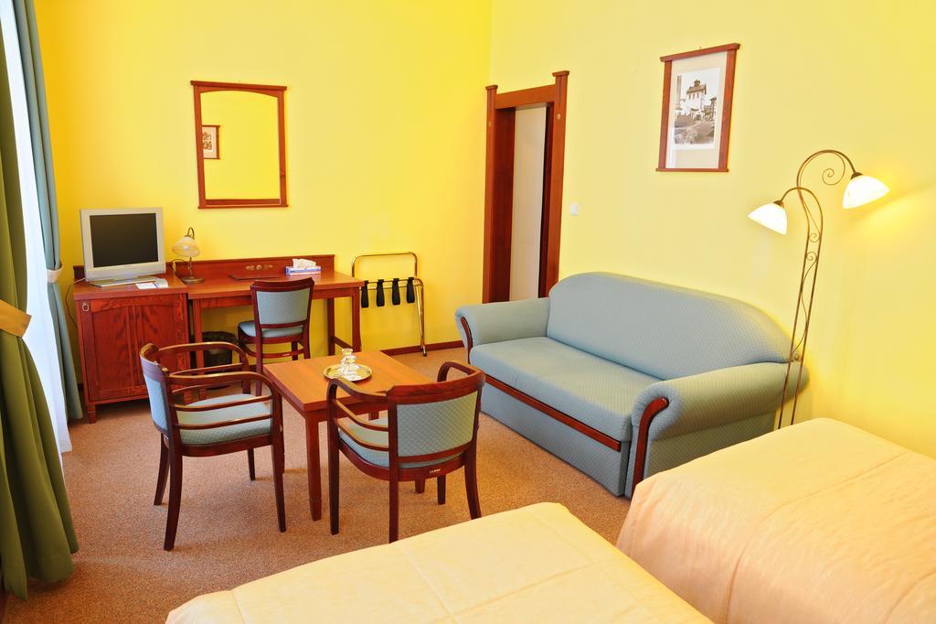 Grandhotel Garni Ихлава Екстериор снимка